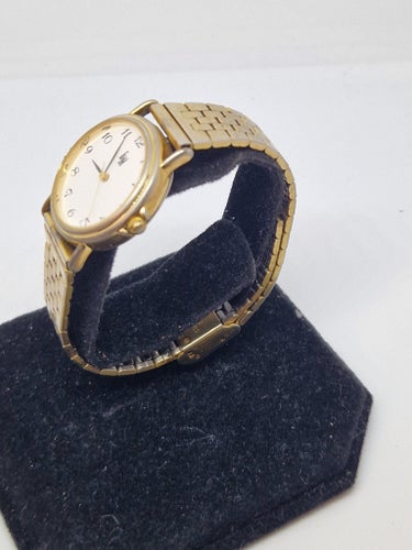 G&M Elegant Damklocka med Guldfärgat Armband