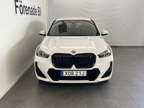 BMW iX1 xDrive30, 306hk, 2023