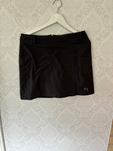 Puma svart skortskjol, storlek 40
