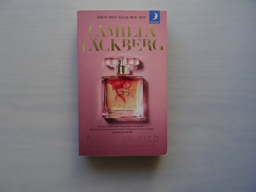 En bur av guld av Camilla Läckberg,pocket