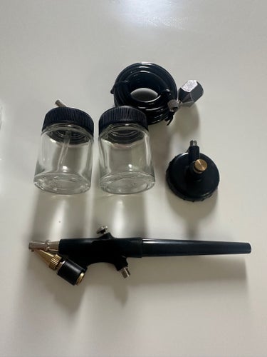 Airbrush-kit med tillbehör