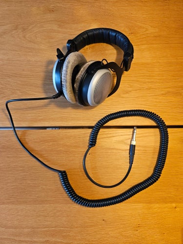 Beyerdynamic DT 880 PRO hörlurar