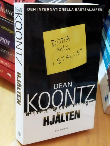 Hjälten av Dean Koontz. bok, pocket. Very fine plus