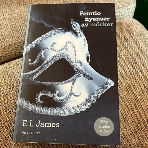 Femtio nyanser av mörker av E L James, 2012
