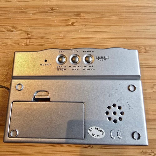 Retro Klockradio / Reseradio med Projektor - 2000-tal (OBS! Defekt)