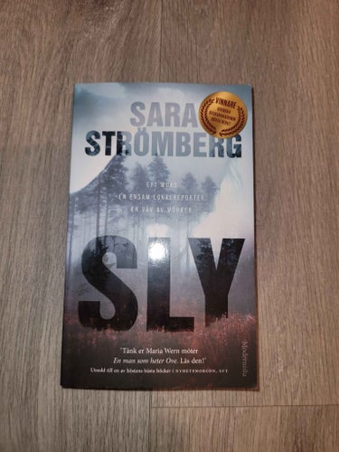 Sly av Sara Strömberg