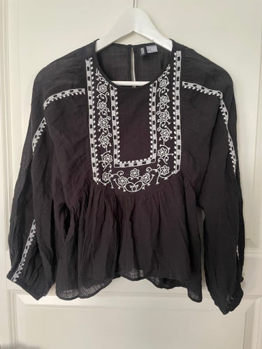 Hm Divided svart blus, storlek S