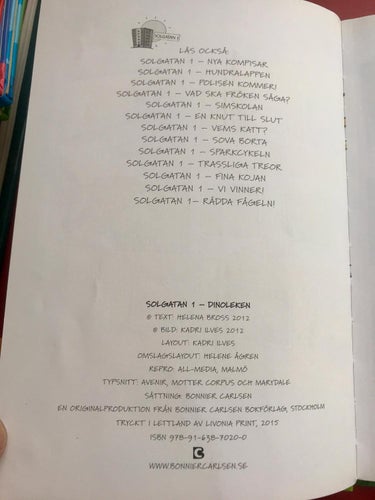 Extra lätt att läsa DINOLEKEN Helena Bross + KATTAS UNGAR Margareta Nordqvist