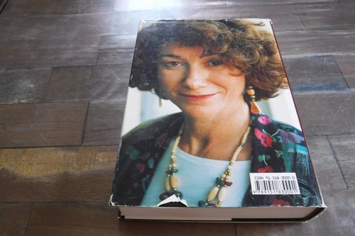 Med svek i sinnet, författare Elizabeth George