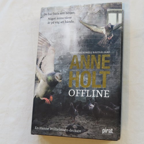 Offline av Anne Holt, 2015