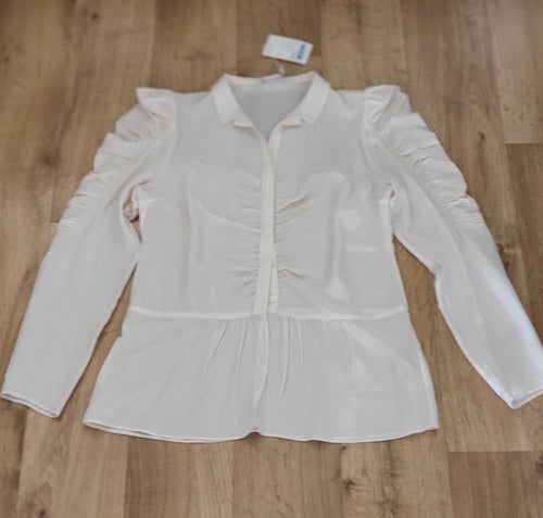 By Malene Birger silkeblus. storlek 44. Ny