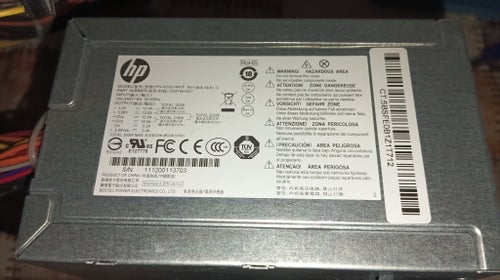 HP Strömförsörjningsenhet 300W 4xSATA 24 pin och 4 plus pin