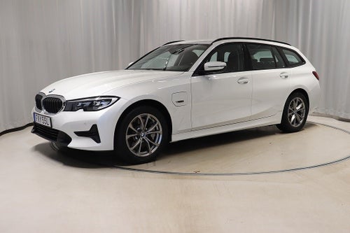 BMW 330e Touring 292hk Automat Sensorer Carplay Navigation