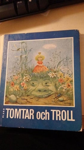 Bok Bland TOMTAR och TROLL 17 cm x 19,5 cm