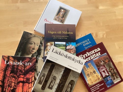 Bokfynd. Litteratur om kyrkor och Helgon. Nyskick och använt i gott skick.
