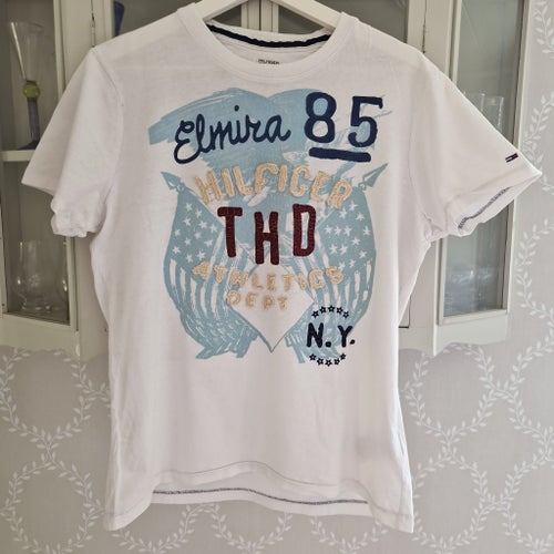 Hilfiger Denim vit t-shirt, storlek M
