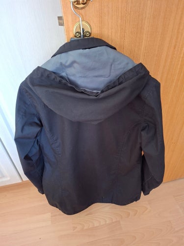 NB svart jacka, storlek M