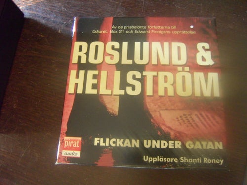CD-bok: Flickan under gatan - Roslund / Hellström