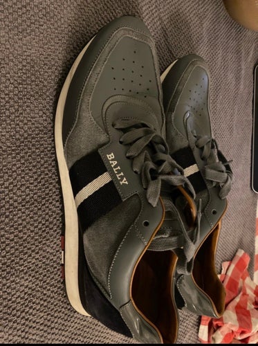 Bally sneakers i grå, storlek 8E