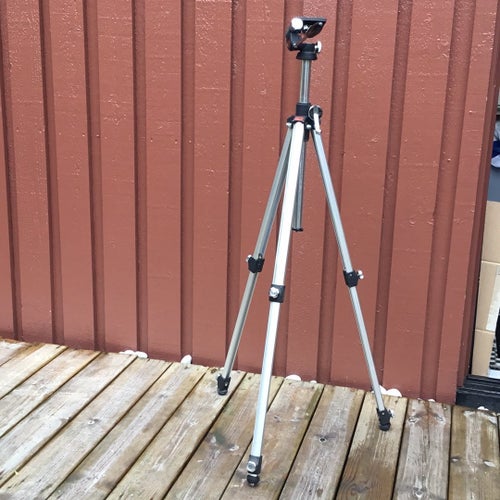 Kamerastativ äldre Silver model V, 126 cm höjd.