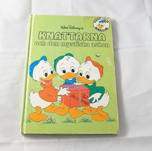Knattarna och den Mystiska Asken - Kalle Ankas Bokklubb Walt Disney
