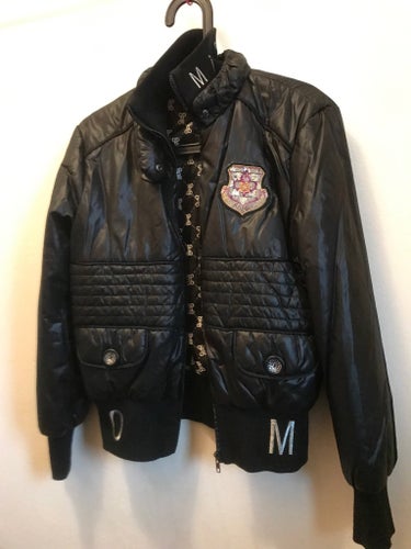 Kort svart jacka, storl 2 (S) kort cool köpt i butik i Cannes