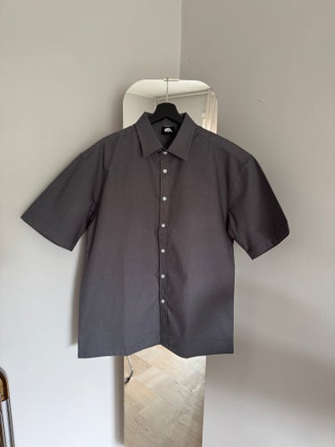 Set – Skjorta & Vida Byxor, Mörkgrå (Strl L / ca W32-L34)