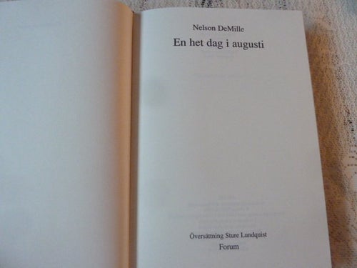 EN HET DAG I AUGUSTI, N. DeMILLE, 1996, BÖCKER