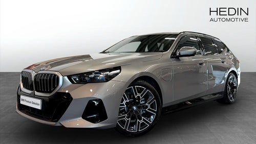 BMW 530e xDrive Touring M Sport Pro B&W 360 HUD Drag