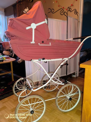 Rosa vintage Barnvagn/retrovagn, Gesslein från tidigt 80-tal