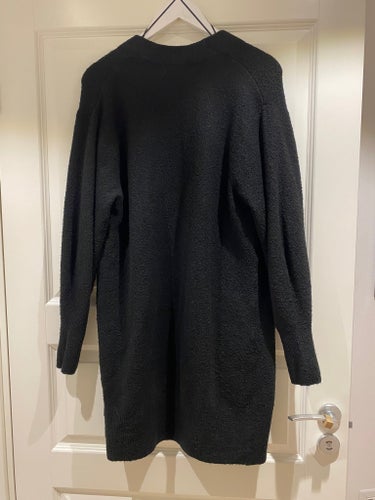 H&M svart lång, varm kofta, storlek XS