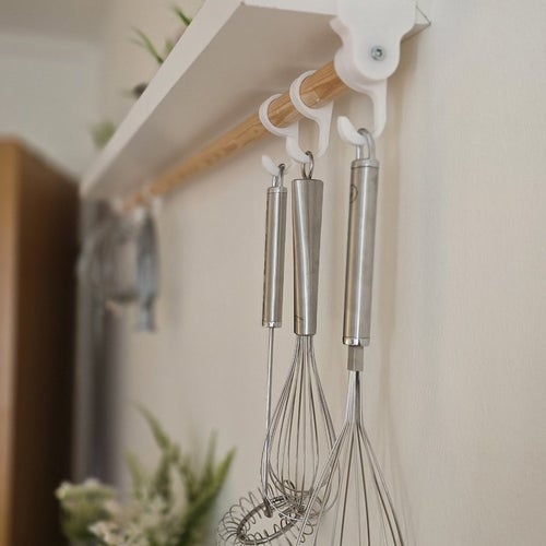 Kitchen-hack 3d printad hållare och krokar till ikea Mosslanda hylla