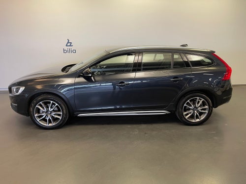 Volvo V60 Cross Country D4 Classic Pro / Navigation / Läder /