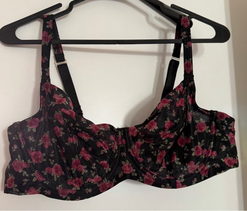 Primark svart blommig BH, storlek 85E