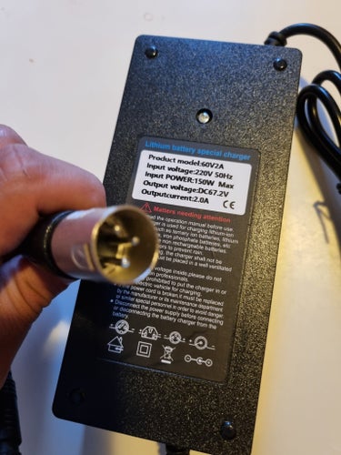 67v 2a XLR-3 -67v Laddare till scooter och moped