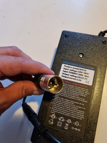 67v 2a XLR-3 -67v Laddare till scooter och moped