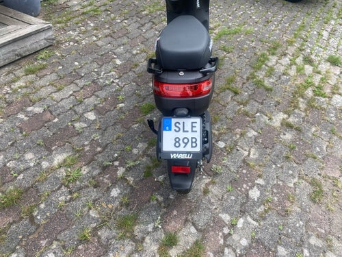 Moped El Körd i 9 mil Går ca 6mil på en Laddning Nypris ca 20000kr Viar. Piccolo