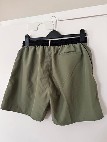BOSS gröna badshorts, storlek L