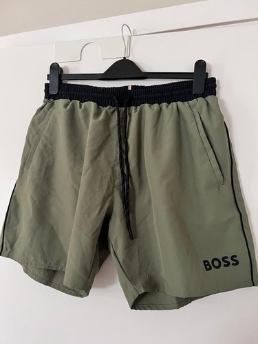 BOSS gröna badshorts, storlek L