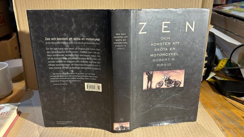 Zen och konsten att sköta en motorcykel av Robert M. Pirsig, Very Good plus