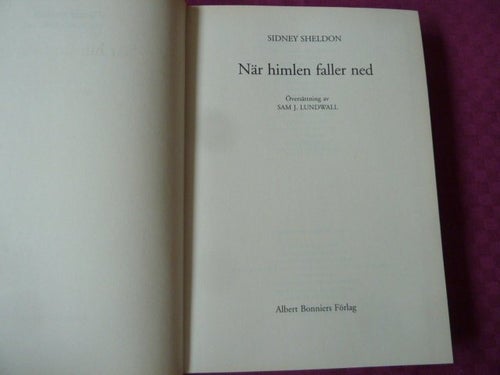 NÄR HIMLEN FALLER NED, S. SHELDON, 2002, BÖCKER
