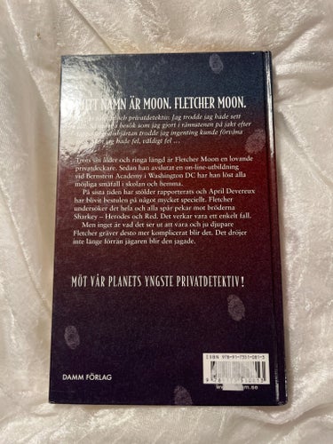 Halv Måne Detektivbyrå av Eoin Colfer
