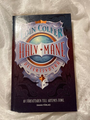 Halv Måne Detektivbyrå av Eoin Colfer