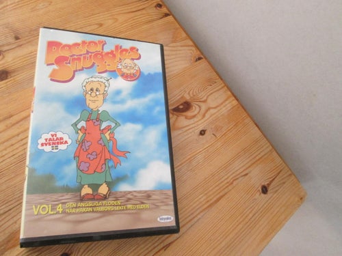 DOCTOR SNUGGLES VOL 4 VHS SVENSKT TAL SPELTID 55 MIN PRODUKTÅR 1978