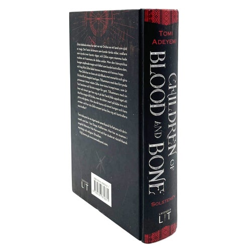 Orïshas Ättlingar del 1: Solstenen av Tomi Adeyemi (Children of Blood and Bone)