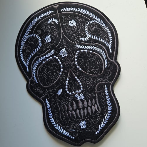 STOR Svart vit Döskalle patch strykapå laglapp tygmärke
