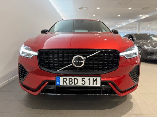 Volvo XC60 T6 Plus Dark / Backkamera / Elektriskt säte / Panoramatak / 10 000kr