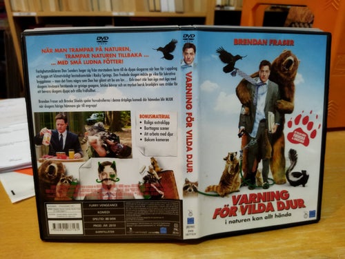Varning För Vilda Djur. Brendan Fraser, Ken Jeong, Brooke Shields, Angela Kinsey