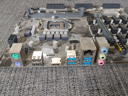 ASUS B250 Mining Expert + 11 st PCI-E Risers (6 begagnade + 5 helt nya)