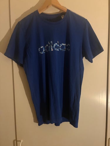 Adidas blå t-shirt, storlek M